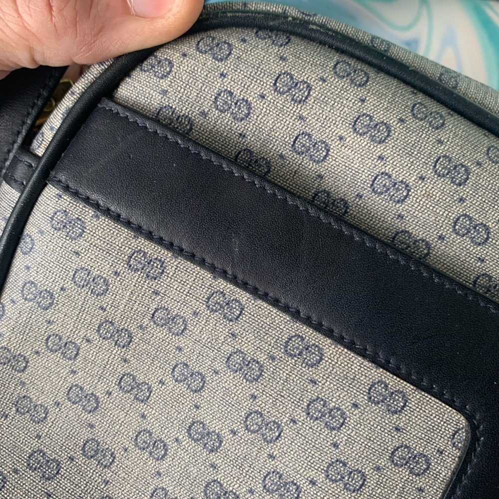 NO LOW BALLERS*Vintage Gucci Beige Monogram Crossbody Bag with Black/ Blue Trim - Picture 7 of 16